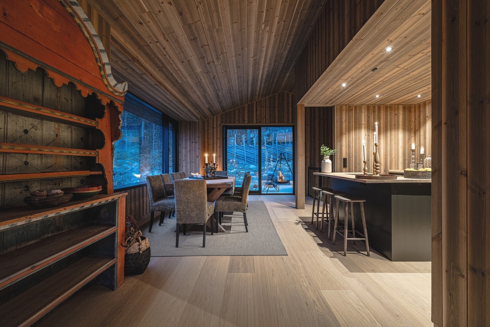 Velkommen til Nyørk hytte 5 - en helt ny og innflytningsklar arkitekttegnet hytte med ski inn/ski ut til langrenn, ski inn fra Hemsedal Skisenter og gangavstand til Hemsedal sentrum. Foto Aurelijus Photography Galleribilde