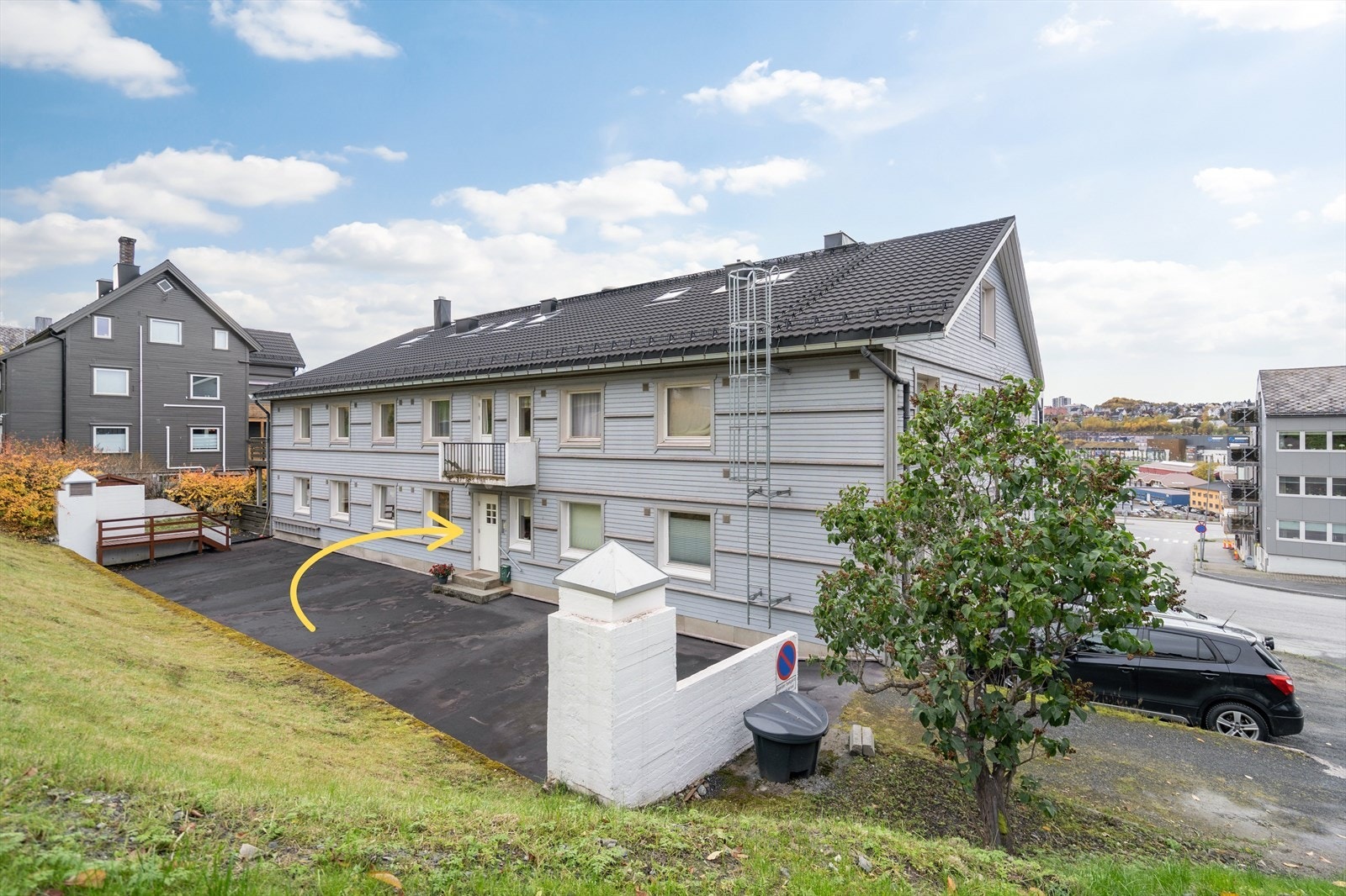 Felles inngangsparti på baksiden av bygget Galleribilde