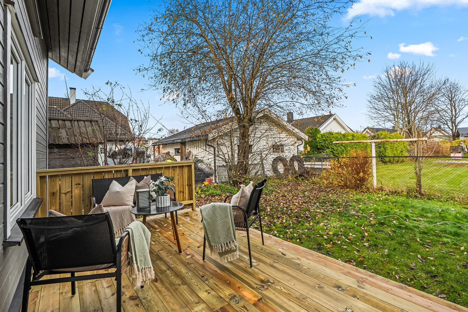 Stor markterrasse på 11 kvm - perfekt for sosialt samvær og avslapning Galleribilde