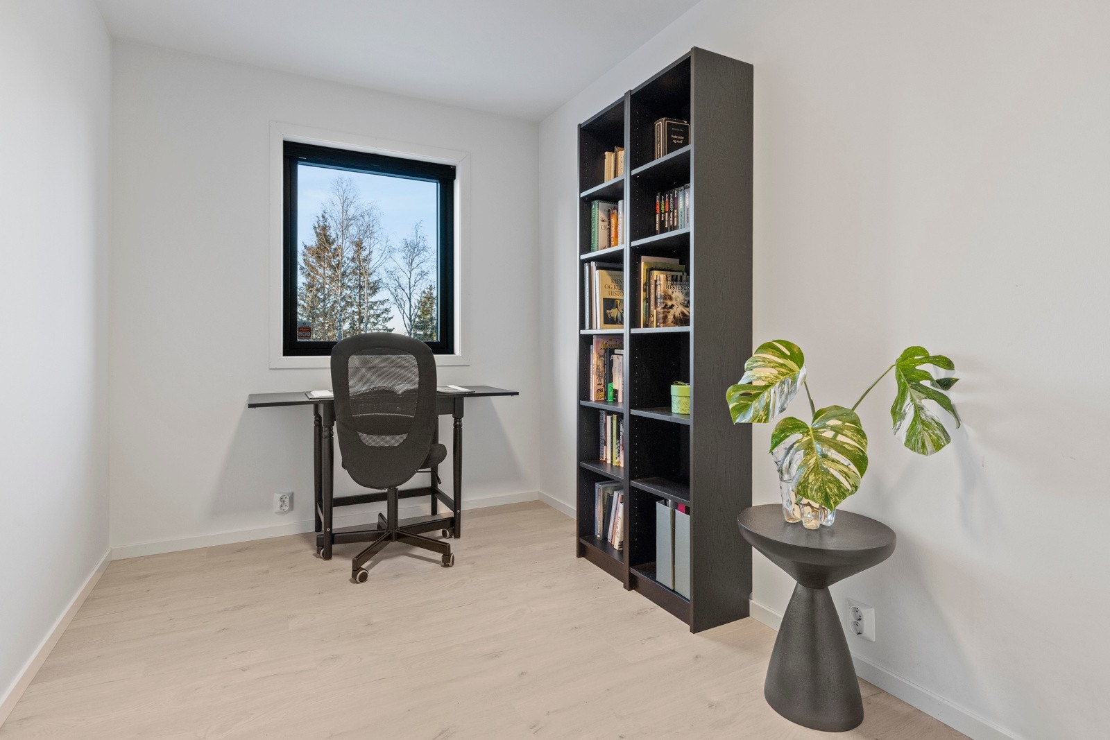 Soverom II - kan enkelt innredes etter egne preferanser, enten det er behov for et hjemmekontor, en koselig TV-stue, barnerom eller et komfortabelt gjesterom. Galleribilde