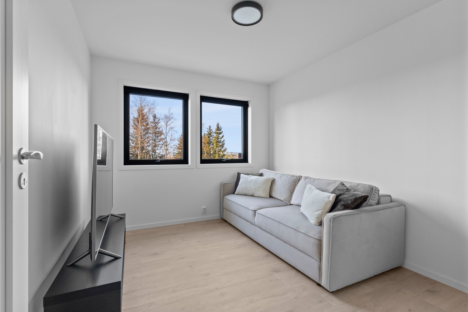 Soverom III - kan enkelt innredes etter egne preferanser, enten det er behov for et hjemmekontor, en koselig TV-stue, barnerom eller et komfortabelt gjesterom. Galleribilde