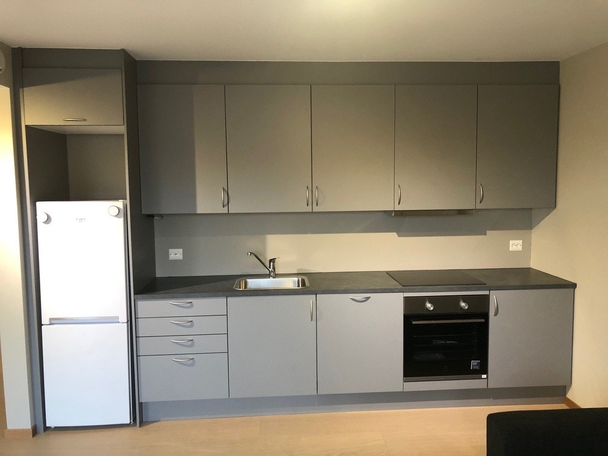 Kjøkken m/hvitevarer Galleribilde