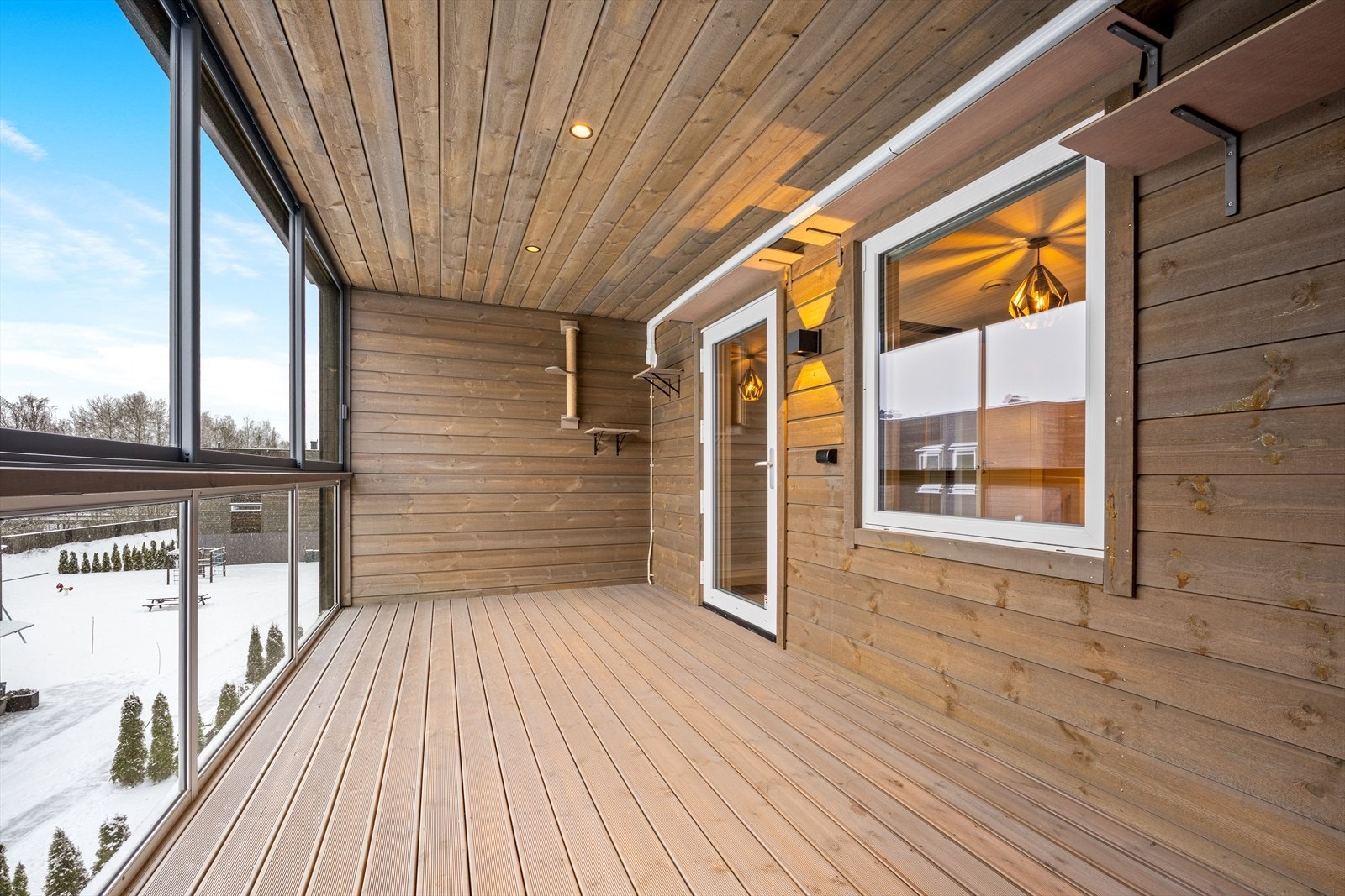 Adkomst til uterom fra alle boligens etasjeplan. Galleribilde