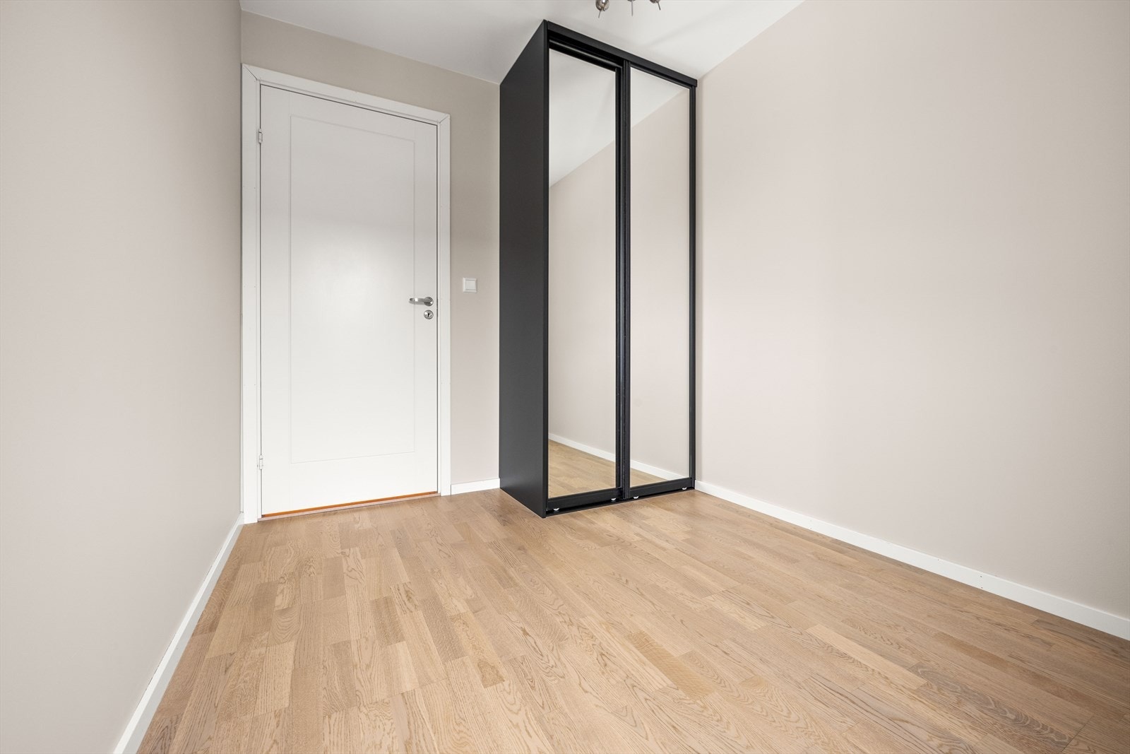 Rommene er ideelle som barnerom, gjesterom eller kontor, alt etter eget ønske og behov. Galleribilde