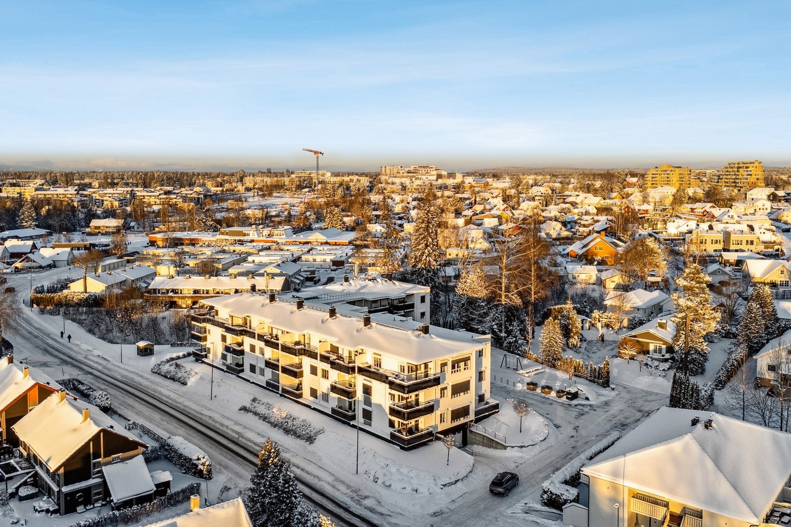 Renalstuvegen 21 er en nydelig hjørneleilighet med god planløsning og standard beliggende i øverste etasje. Galleribilde