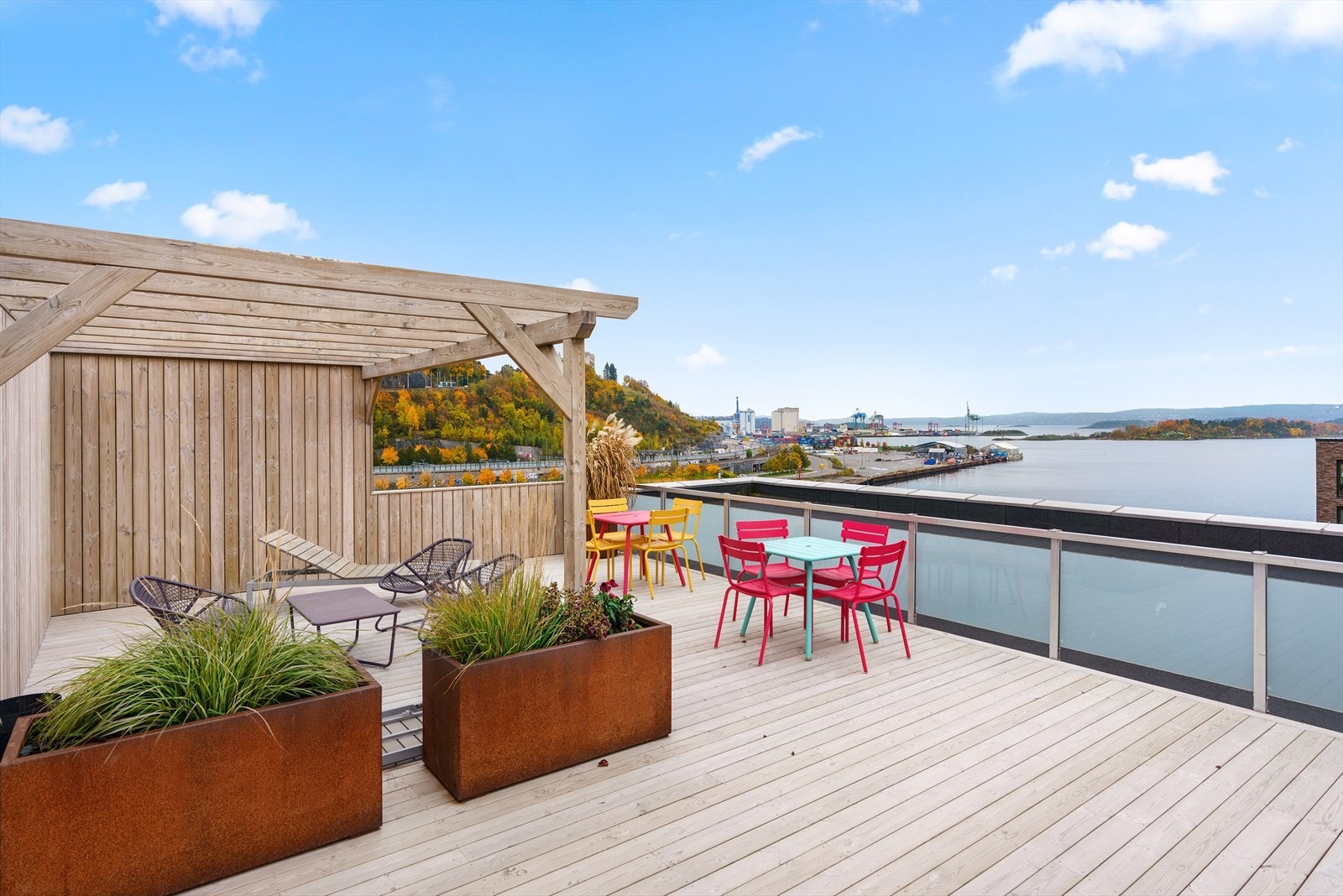 Sameiet har en flott felles takterrasse som kan benyttes av beboerne Galleribilde