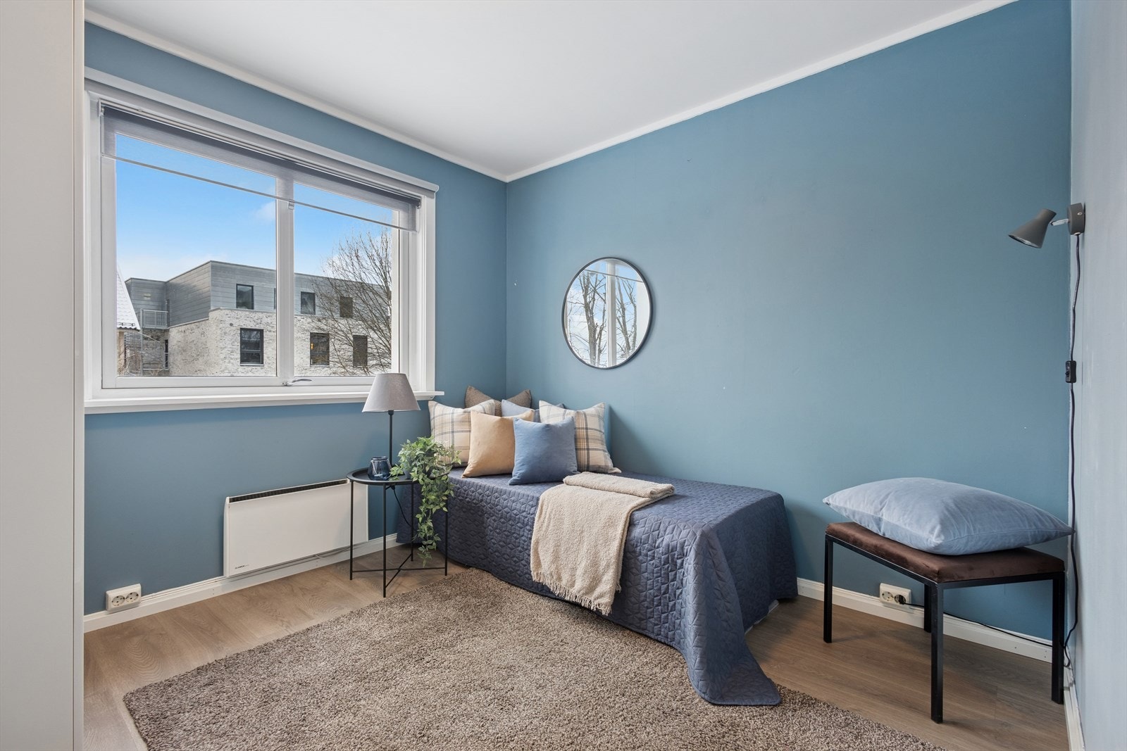 Soverommene kan enkelt tilpasses ulike behov, enten du ønsker kontor, gjesterom eller barnerom, gir planløsningen stor fleksibilitet. Galleribilde