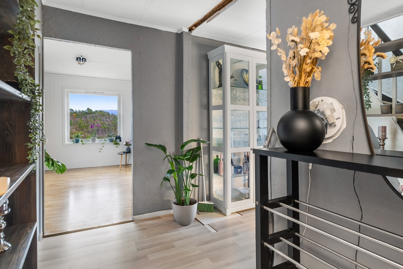 Det er en luftig løsning med godt med naturlig lysinnslipp. Galleribilde