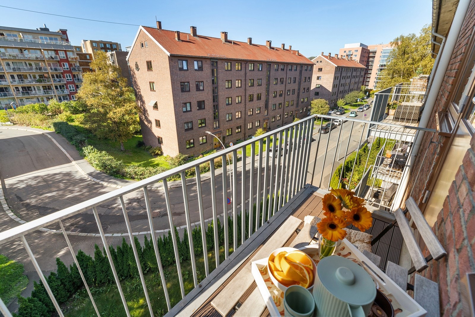 Leiligheten har en sentral beliggenhet, med nærhet til servicetilbud, t-bane og buss Galleribilde