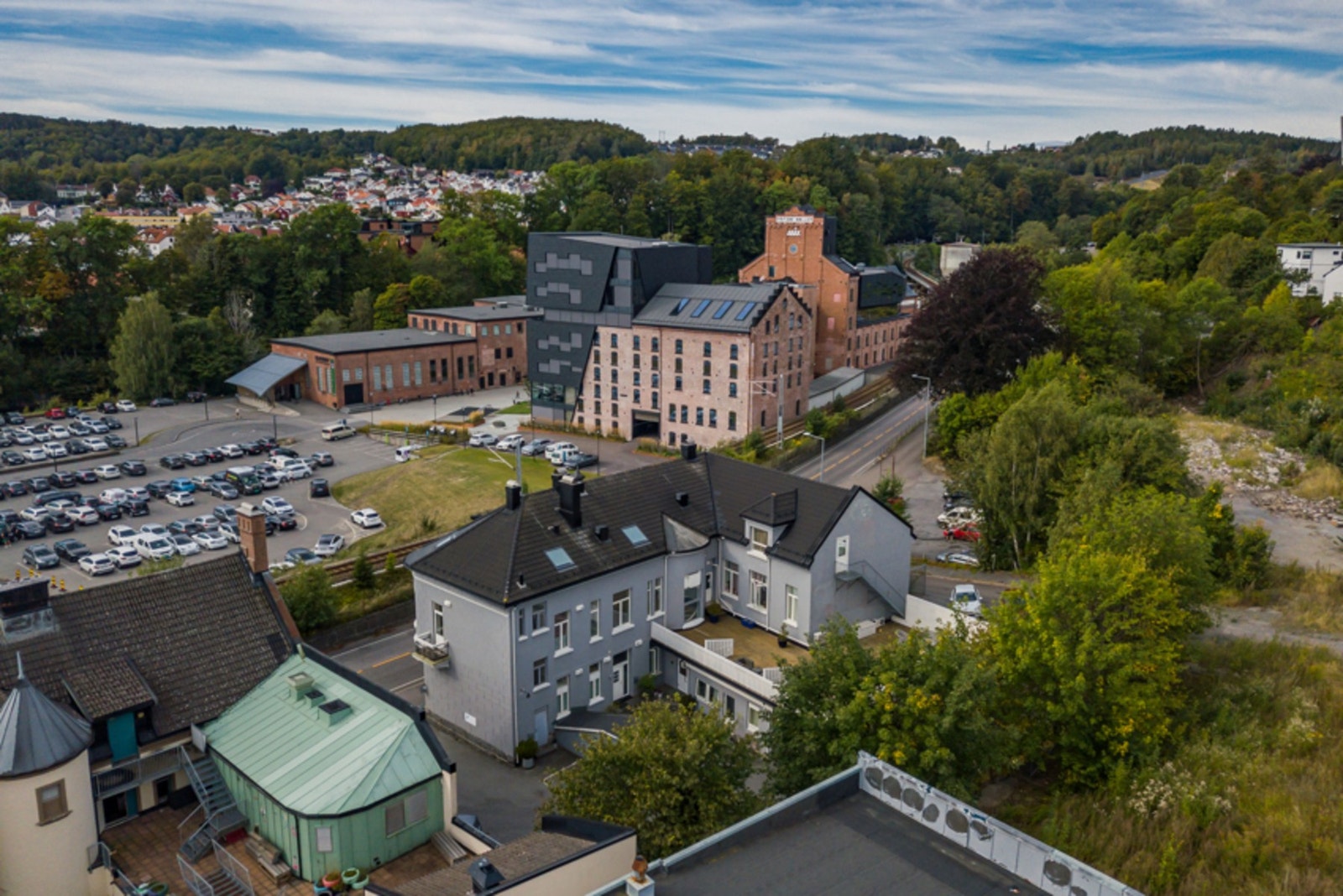 Det er kort vei til mye fra leiligheten. Galleribilde