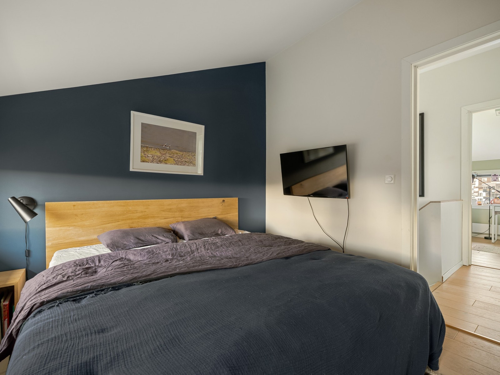 Det er tre soverom her oppe, og her er hovedsoverommet. Galleribilde