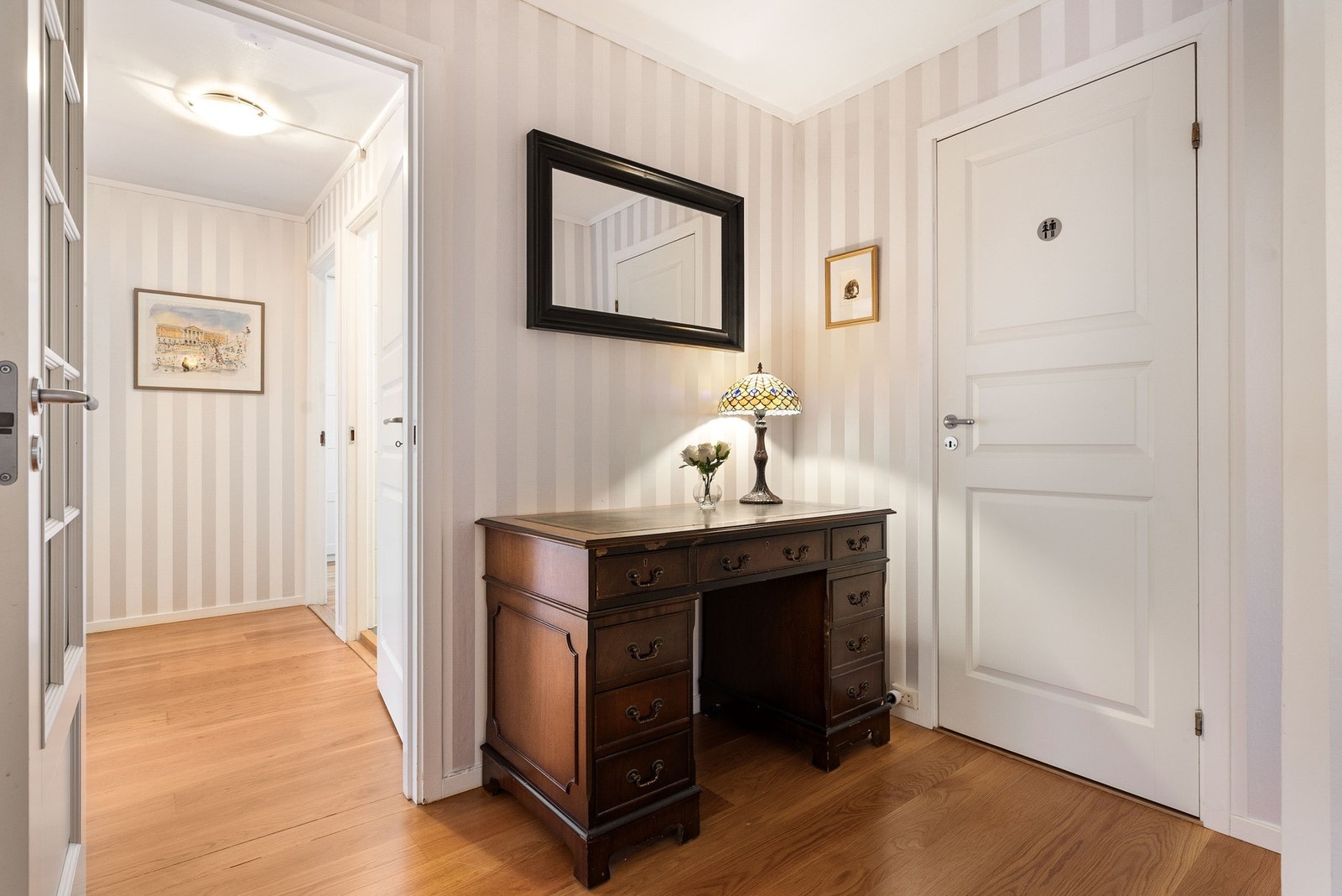 Gang i 1 etg. Galleribilde