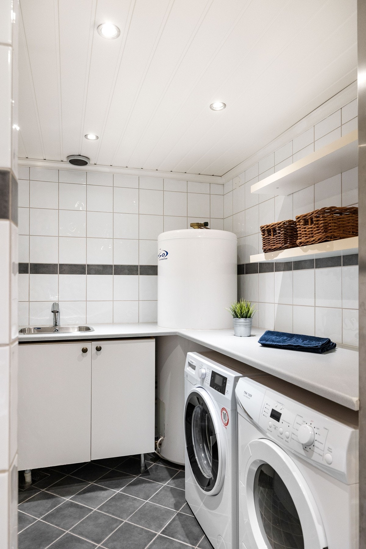 Vaskeavdeling. Galleribilde