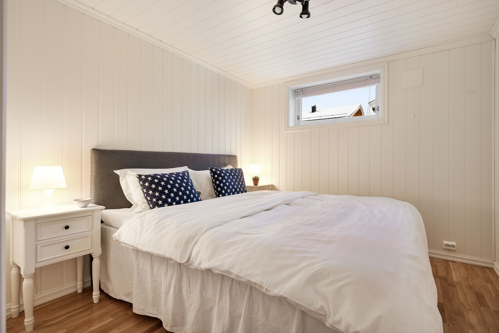 Soverom u.etg.
Rommet er ikke omsøkt til soverom i Larvik kommune Galleribilde