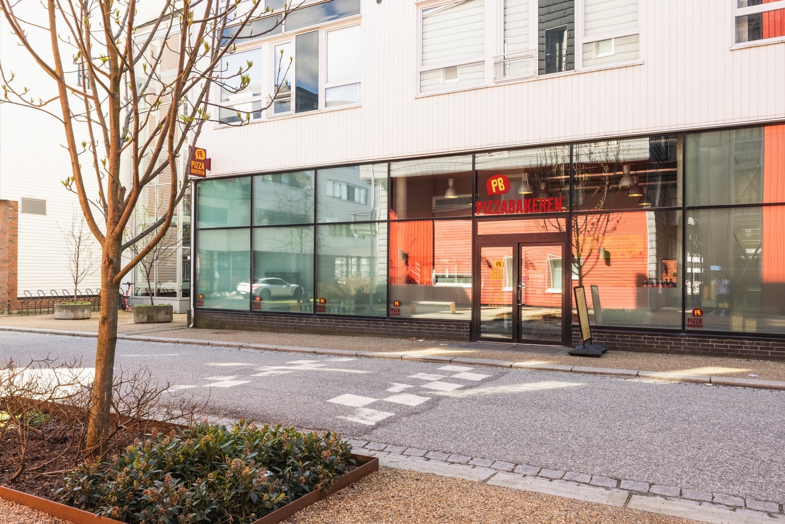 Dersom takeout frister finner man Pizzabakeren 4 min unna. Galleribilde