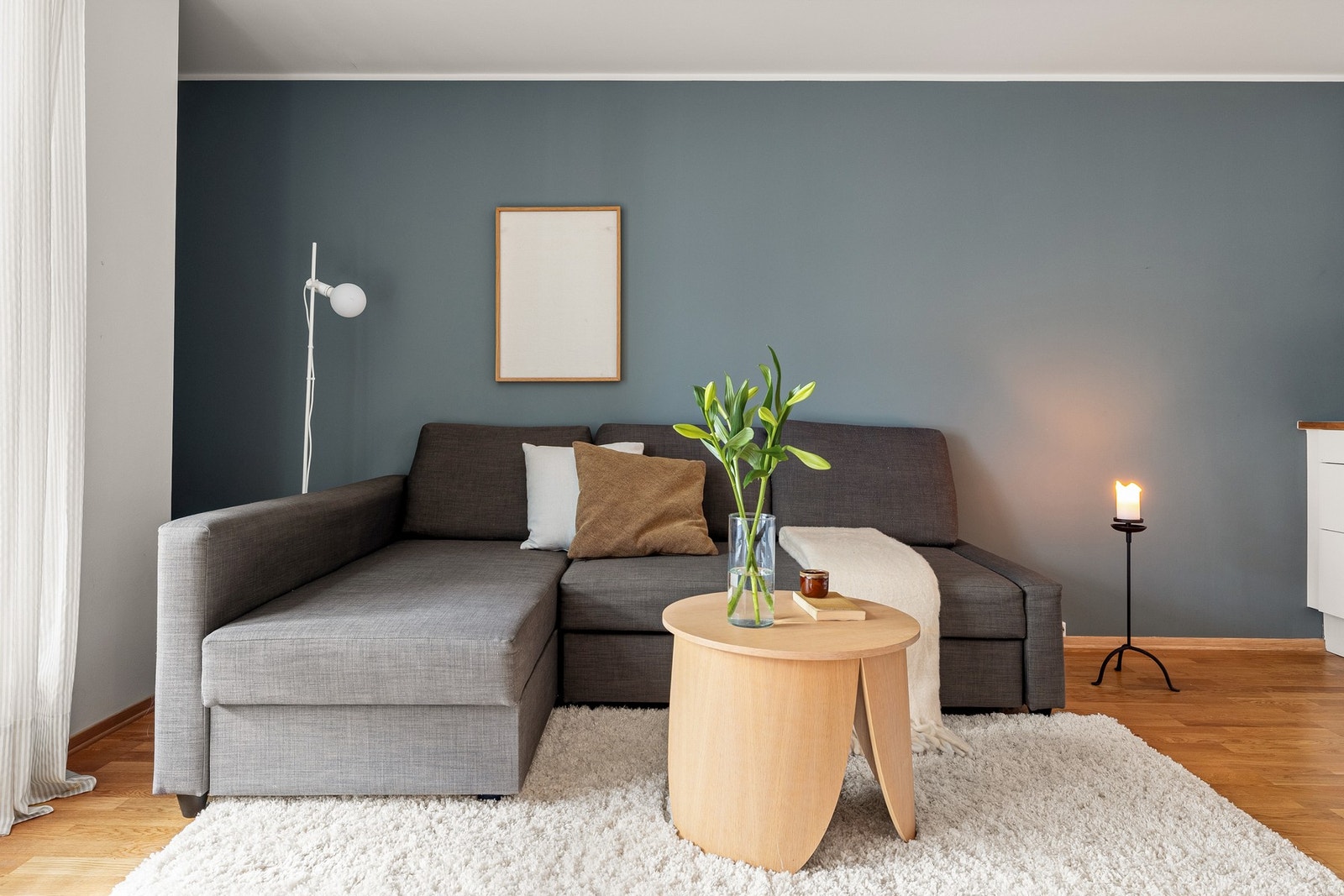 Her er det god plass til å møblere med den favoriserte sofakroken. Galleribilde