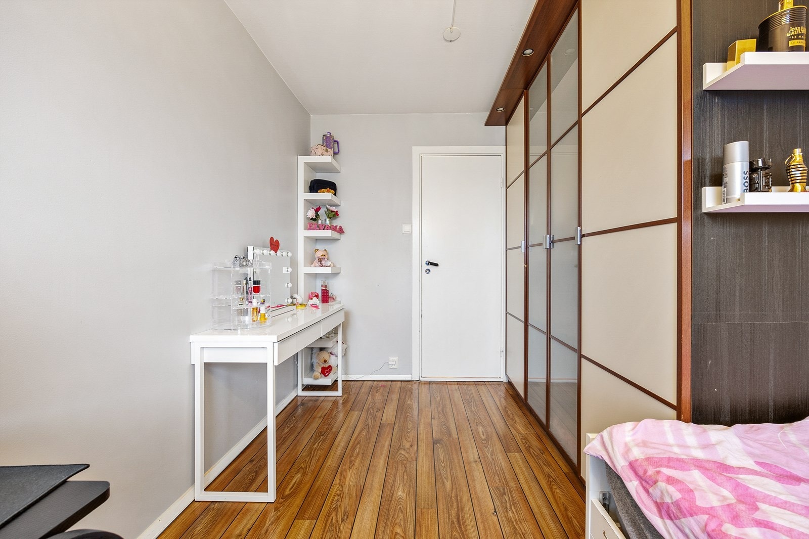 Også her er det gode muligheter for garderobeløsninger. Galleribilde