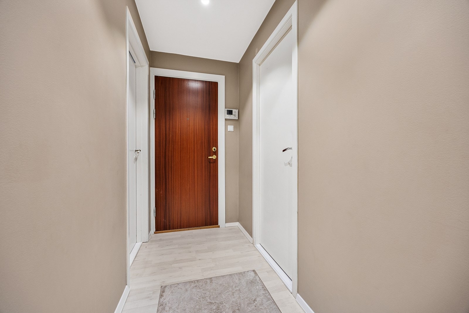 Dørcallinganlegget gir enkel og trygg adgang for gjester. Galleribilde