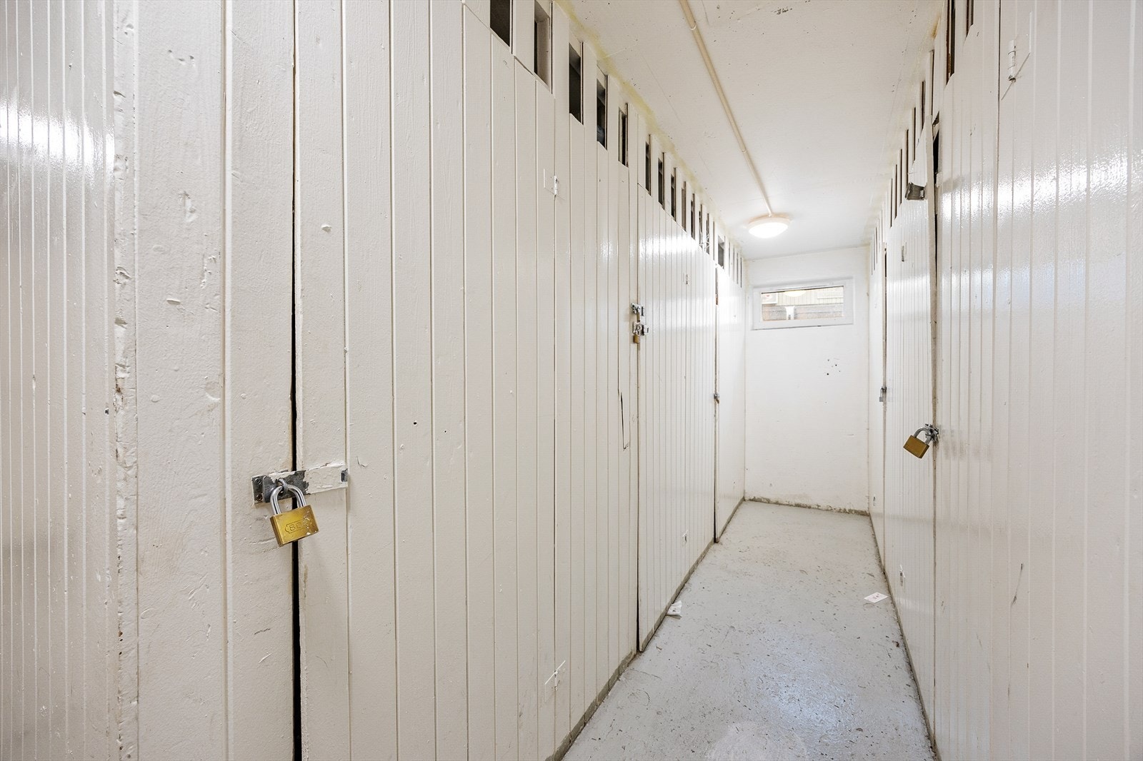 I tillegg til intern bod medfølger en ekstern kjellerbod for ytterligere lagring. Galleribilde