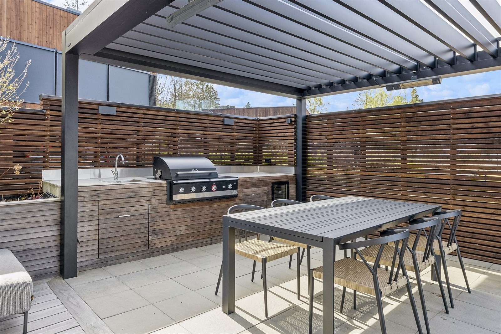 Her er det plass til sittegruppe og du kan invitere gode venner og familie til grilling. Galleribilde