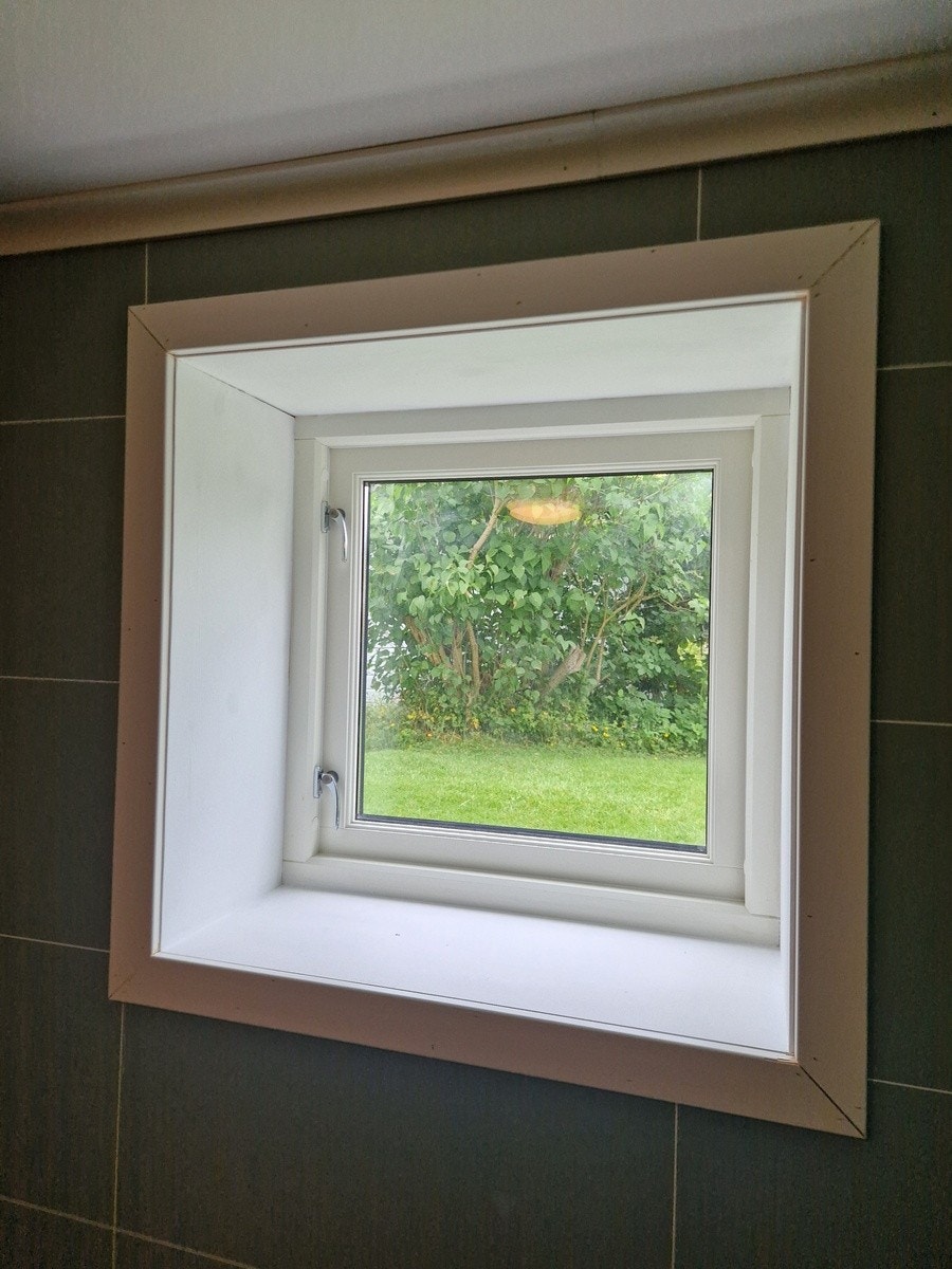 Stort vindu fra bad Galleribilde