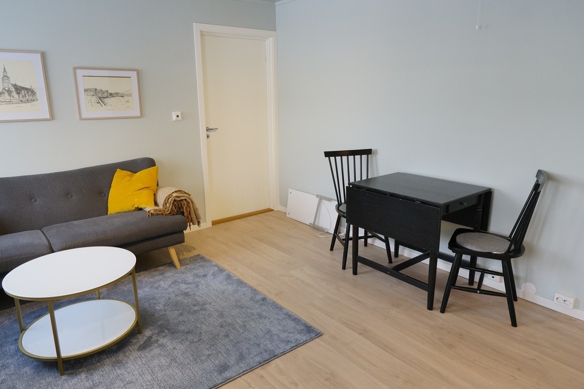 Spiseplass hvor bordet kan utvidet med plass til flere Galleribilde