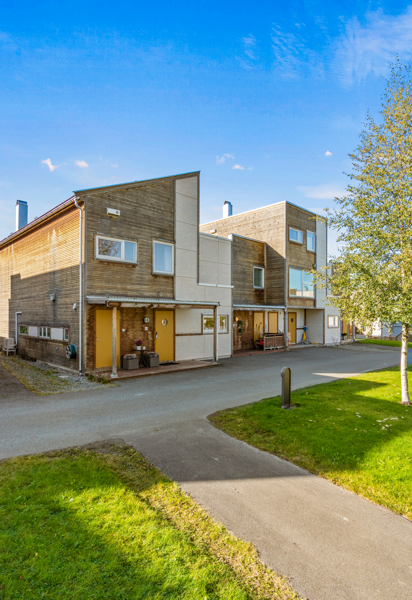 Fint og rolig boligområde med nærhet til alt som blant annet skole, barnehage, idrettsanlegg og dagligvarebutikk. Galleribilde