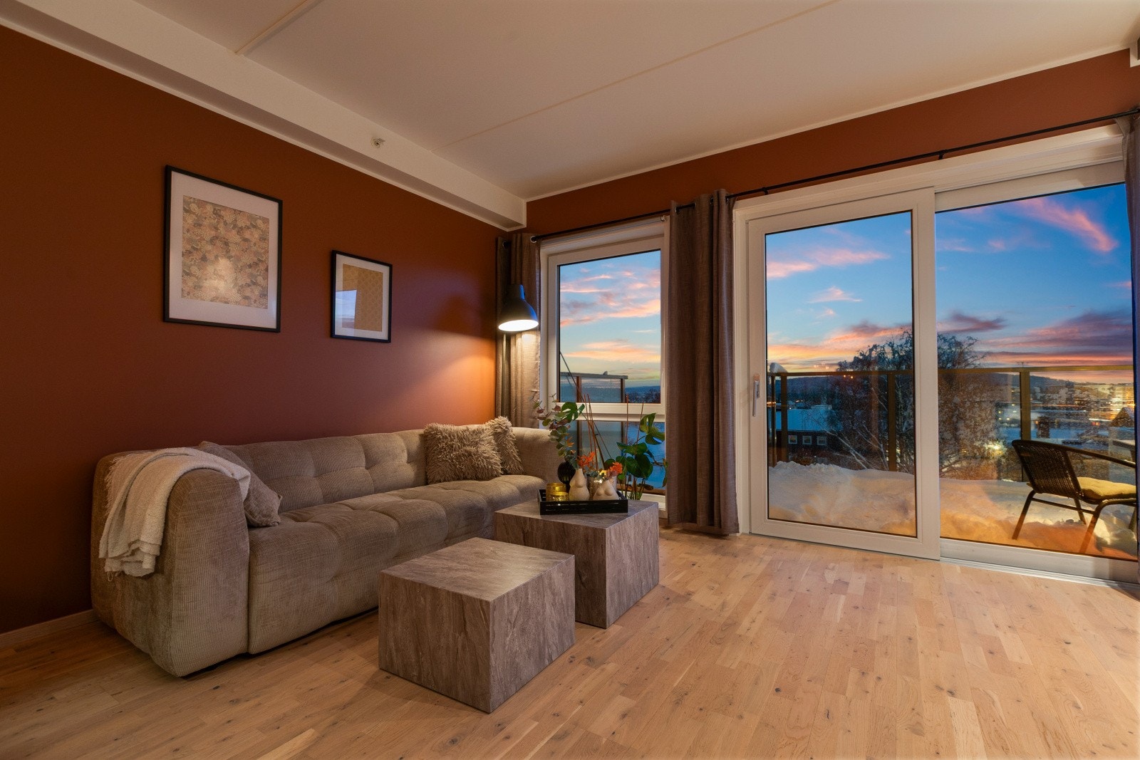 DNB Eiendom v/ Johanna Wenngren har gleden av å presentere Gjerivegen 14F - en flott og romslig 4-roms leilighet beliggende i byggets 4. etasje! Galleribilde