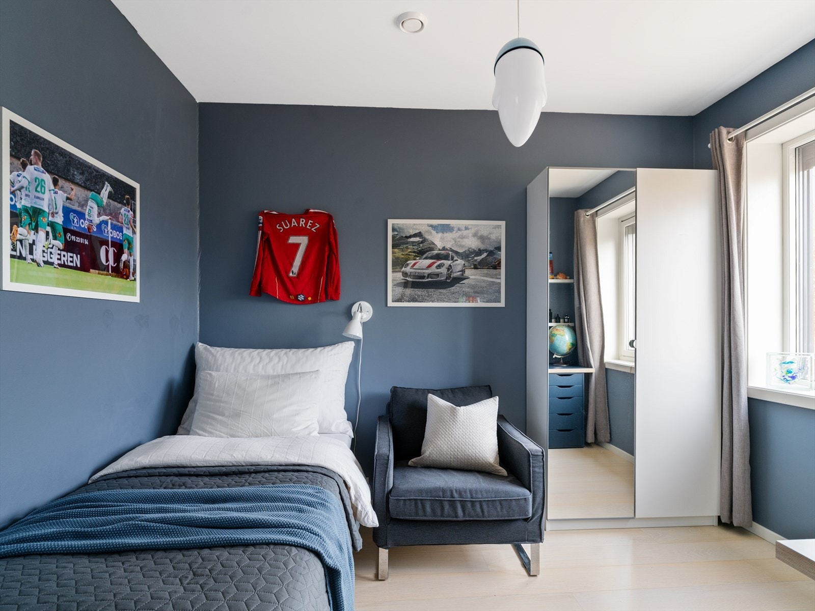 Soverom 3 ligger i 2. etasje, perfekt som barnerom, gjesterom eller kontor. Galleribilde