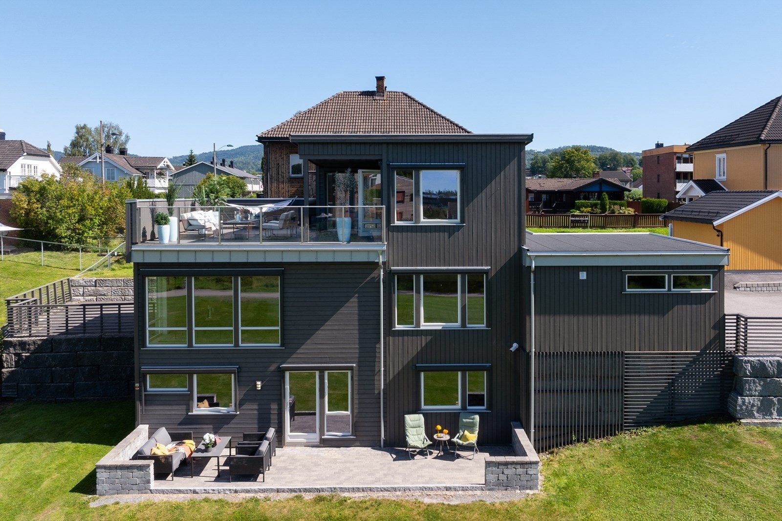 Boligen er oppført i 2017 med tekniske krav etter byggeforskriften TEK17 Galleribilde