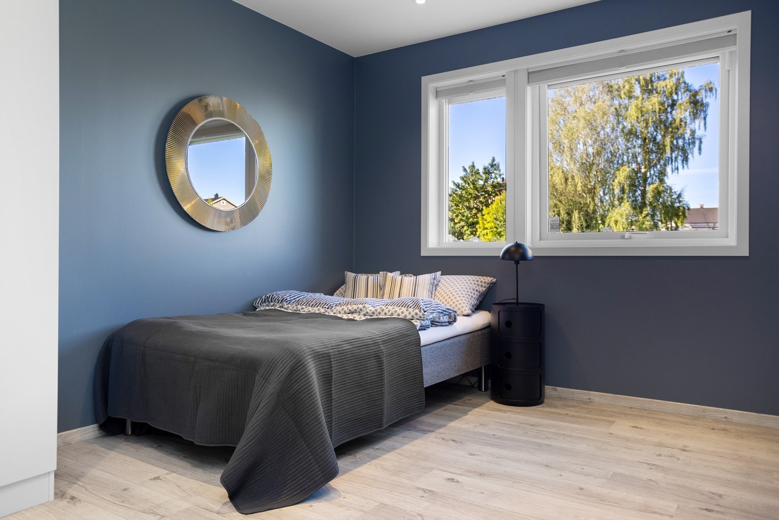 Soverom II - her er det også plass til dobbeltseng Galleribilde