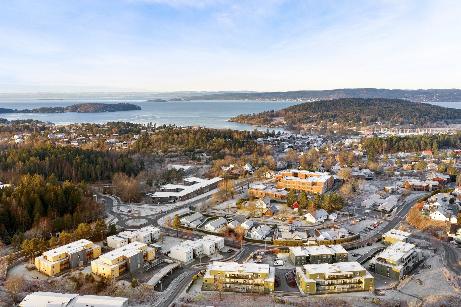 Kollektivtilbudet er godt, med bussholdeplassen, kun et par minutters gange unna Galleribilde