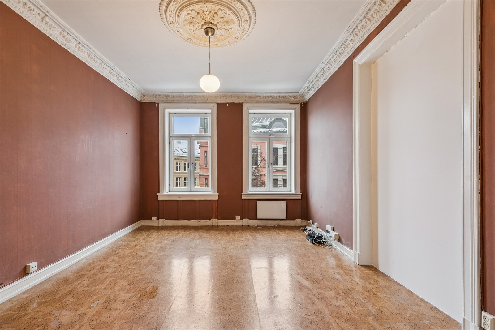 Stue med vedkamin. Galleribilde