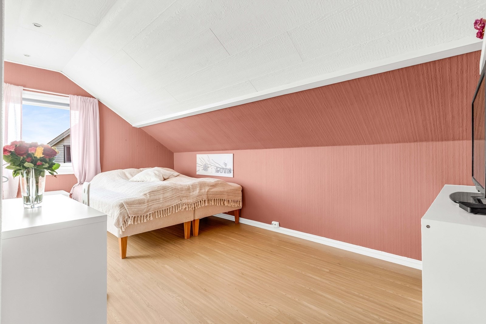 Etasjen har i dag fire soverom. Galleribilde