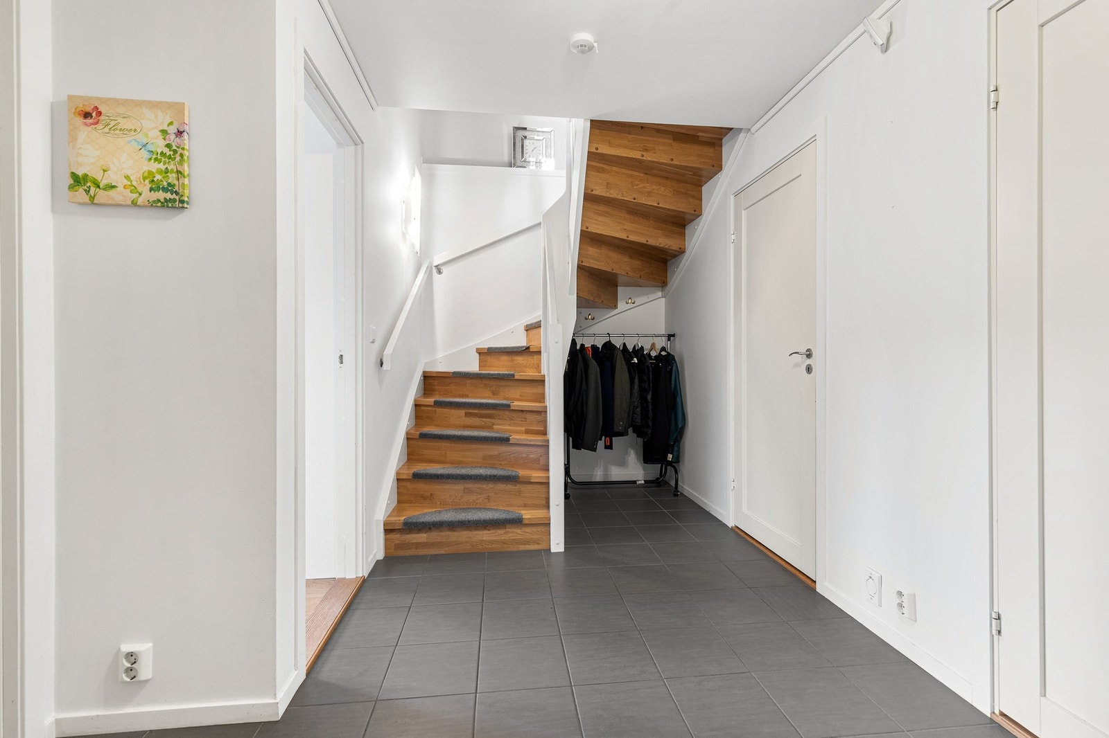 Trappegang/hall Galleribilde