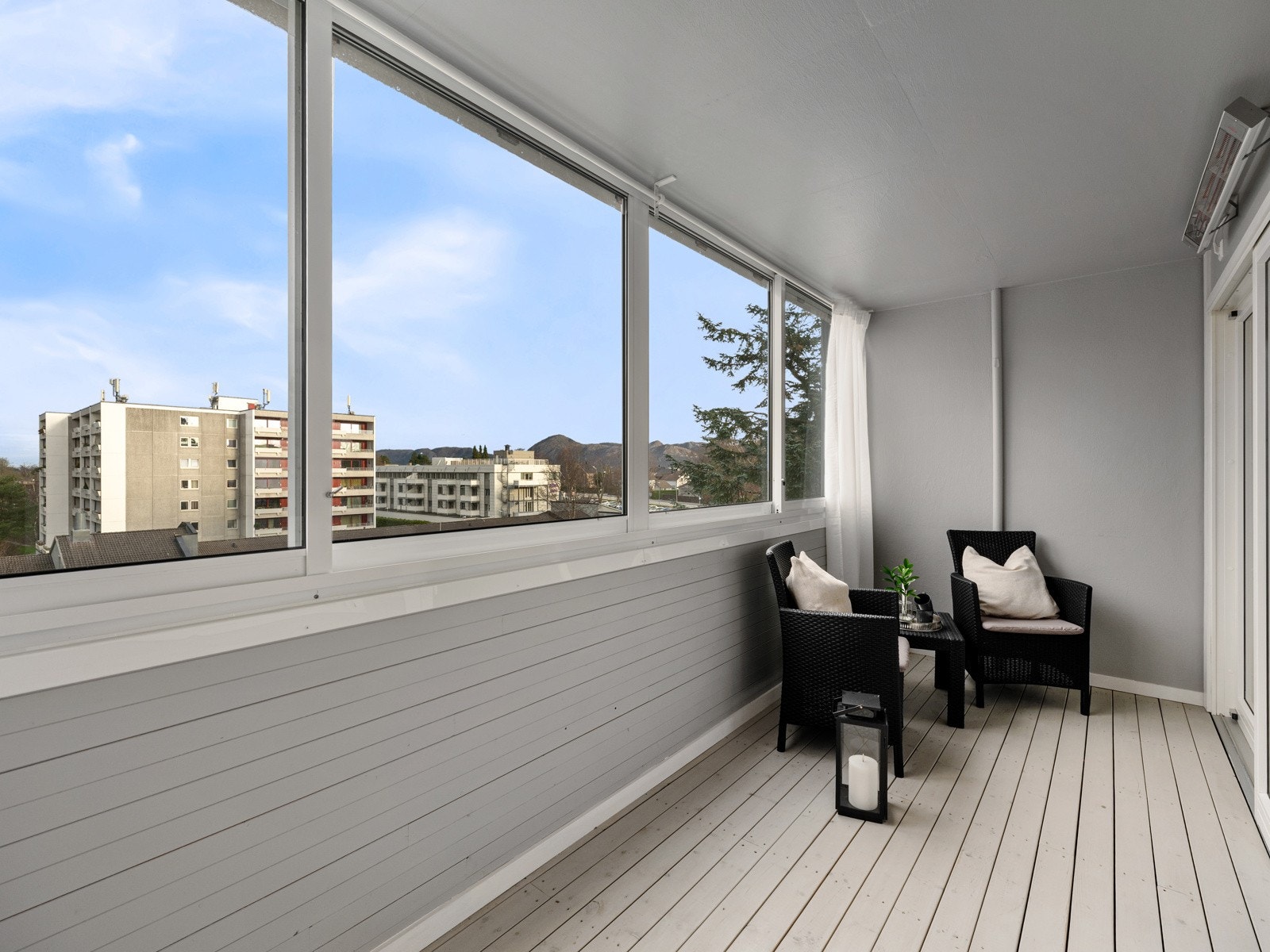 Innglasset balkong Galleribilde