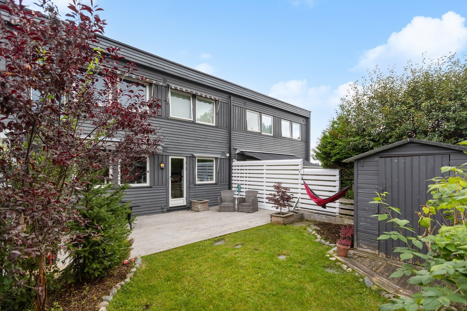 Velkommen til Korshagen 29C - et koselig og familievennlig rekkehus med flott uteplass. Galleribilde