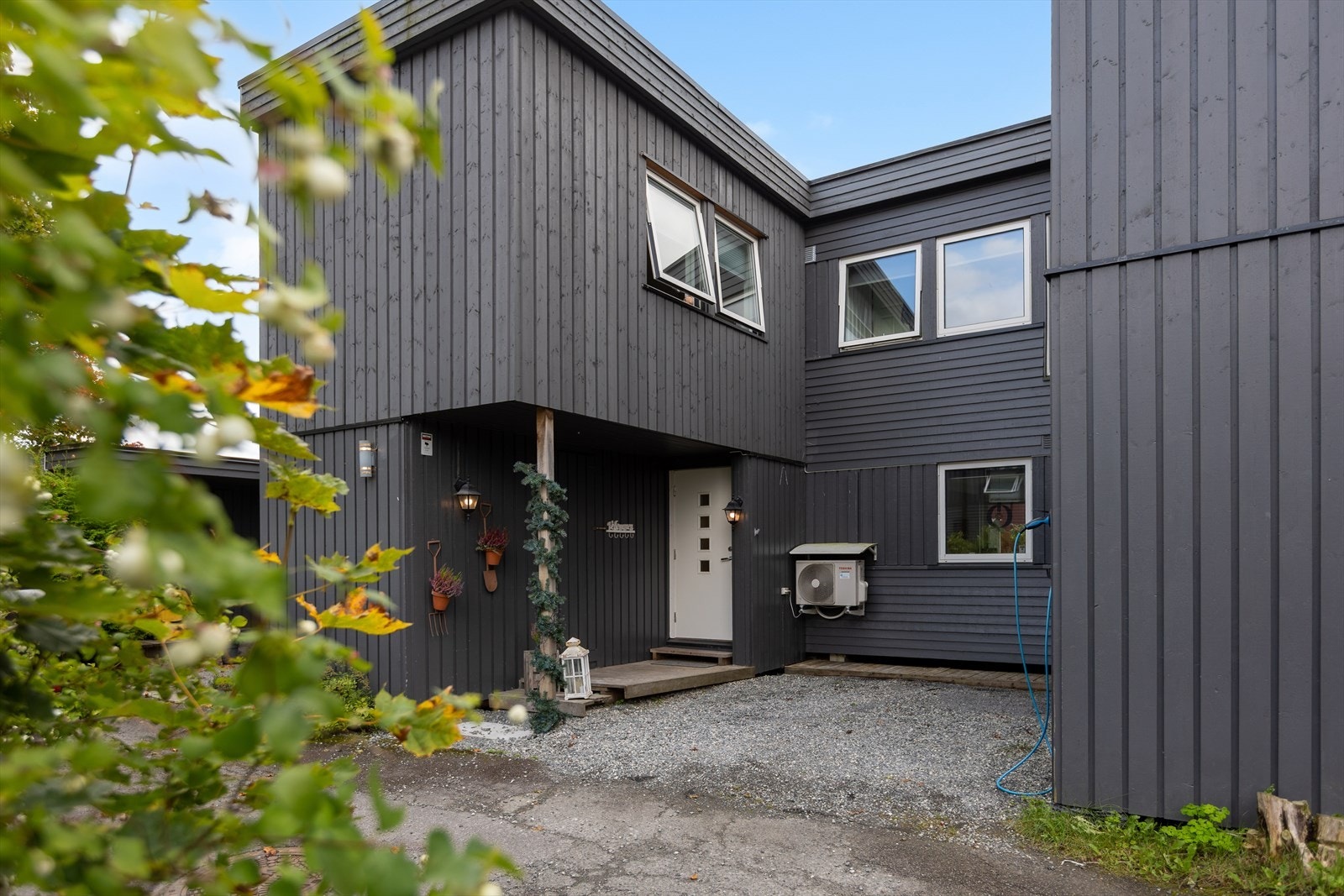 Bilen kan enkelt parkeres utenfor døren. Galleribilde