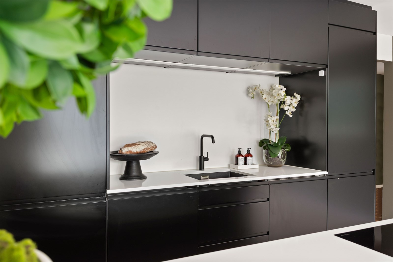 Her får kjøper gleden av en strøken nyoppusset leilighet fra 2020 med gjennomgående høy standard Galleribilde