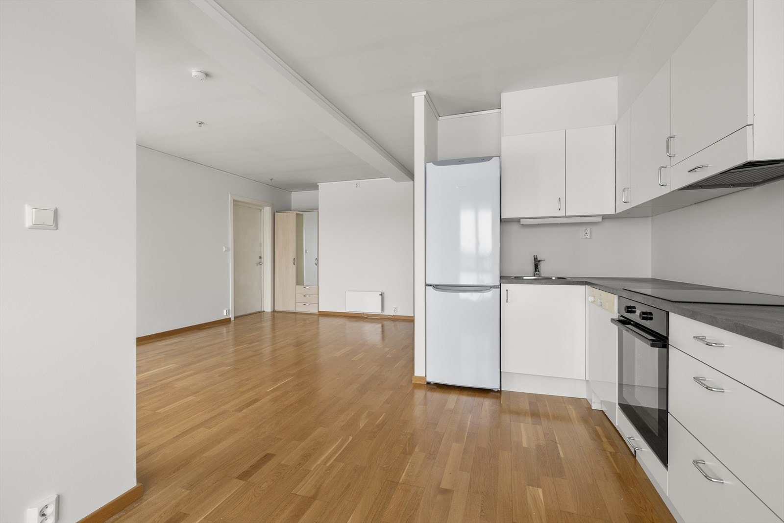 Leiligheten blir presentert av Krister Johnsen Støme v/EiendomsMegler 1. Galleribilde