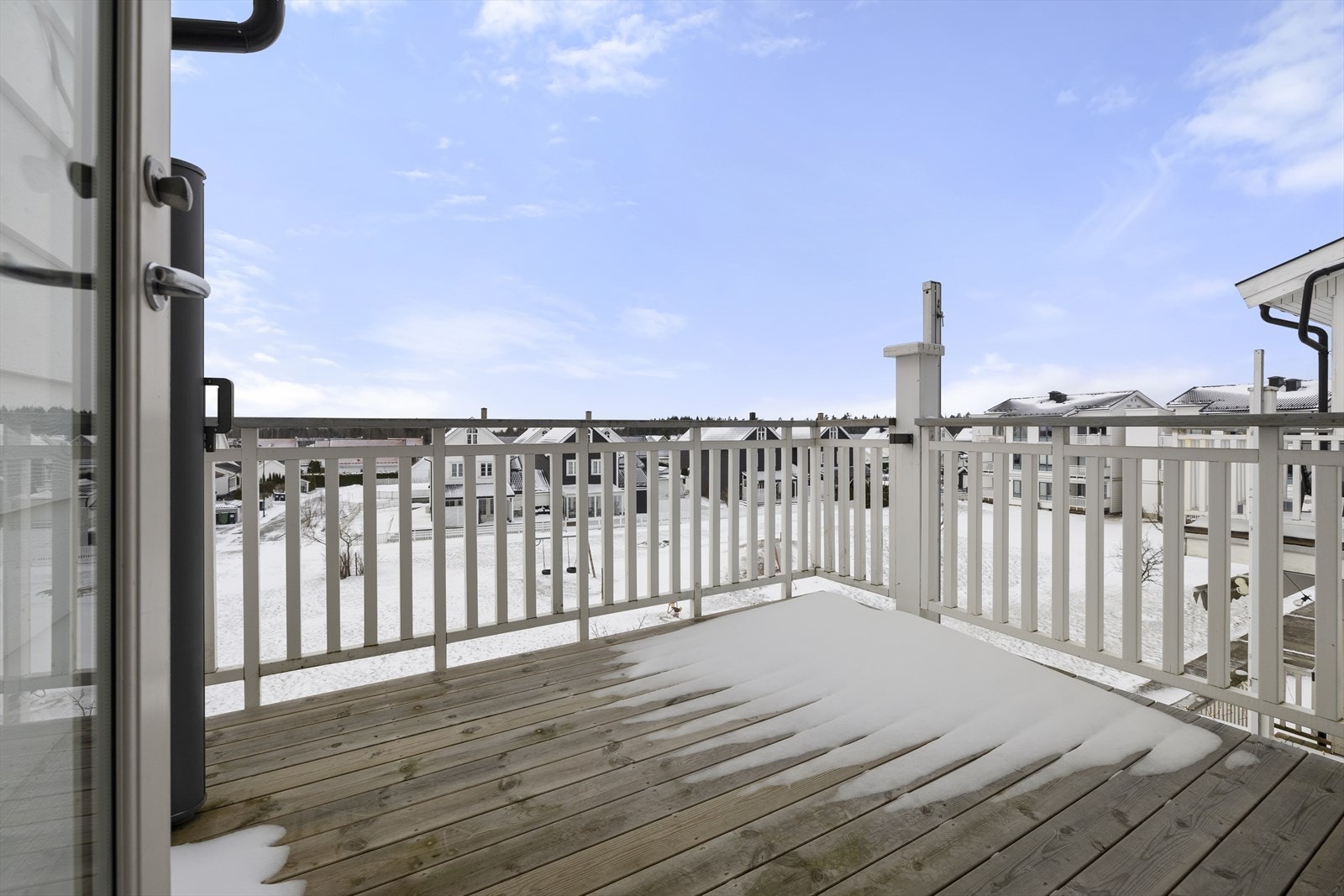 Fra stuen er det utgang til en balkong på ca. 7m². Galleribilde
