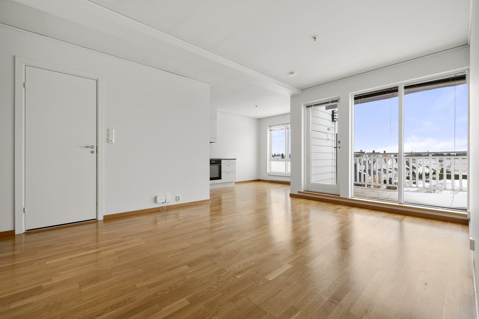 Fra stuen har man tilgang til alle leilighetens øvrige rom. Galleribilde