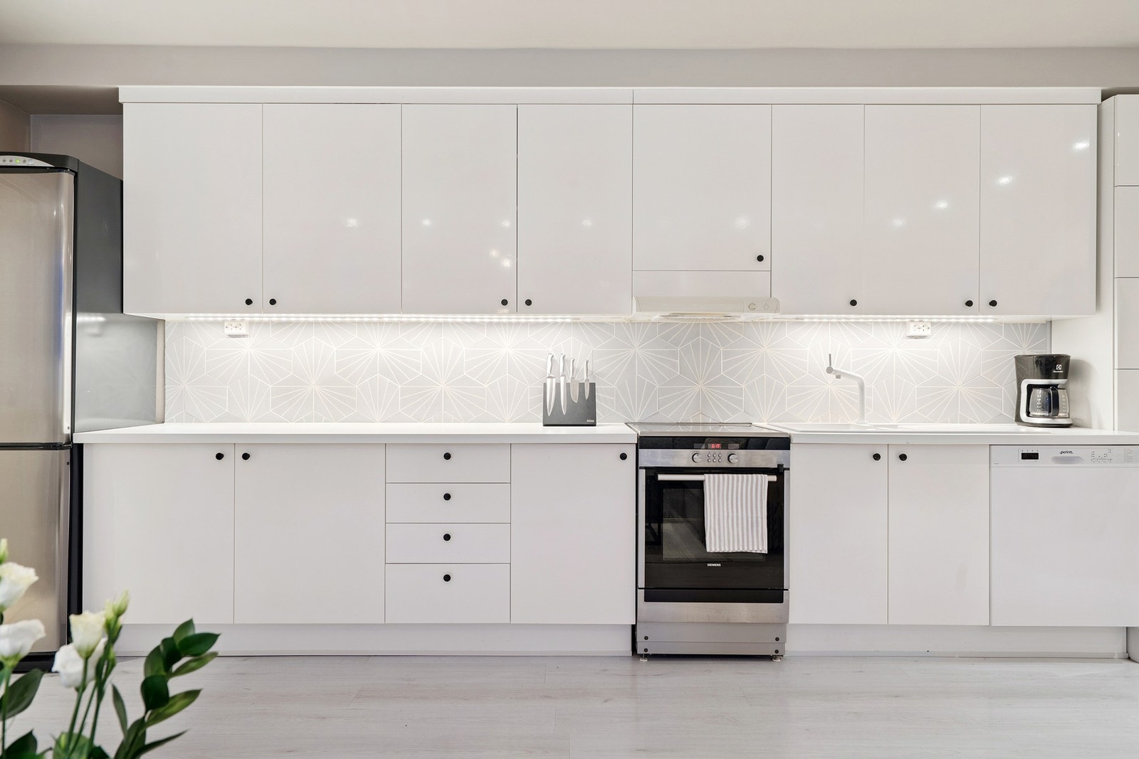 Godt med skap- og benkeplass. Galleribilde