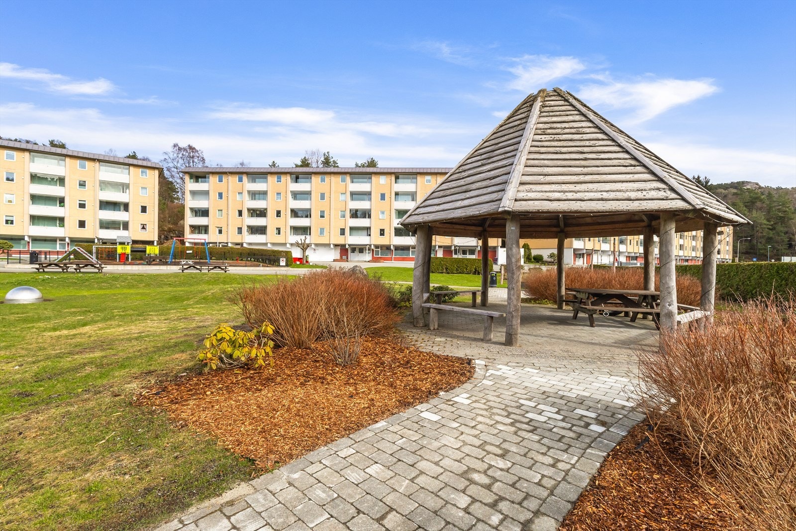 - Koselig grillhytte til glede for beboerne - Galleribilde