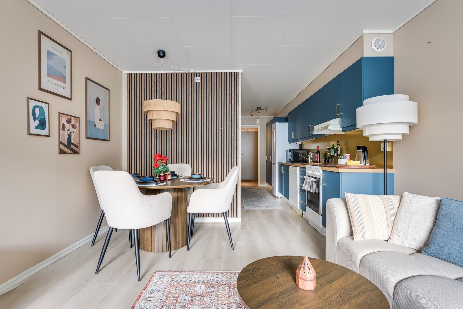 Det er god plass til spisebord i tilknytning til kjøkkenet Galleribilde