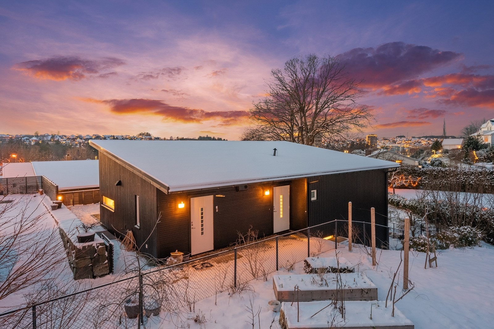 Boligen ligger fint til i rolige omgivelser. Perfekt for småbarnsfamilien. Galleribilde