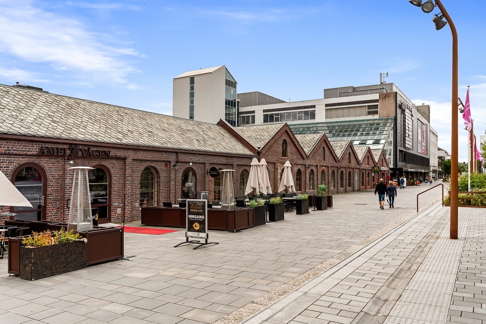 Boligen ligger sentralt til nær Sandnes sentrum med alt man trenger i hverdagen. Galleribilde