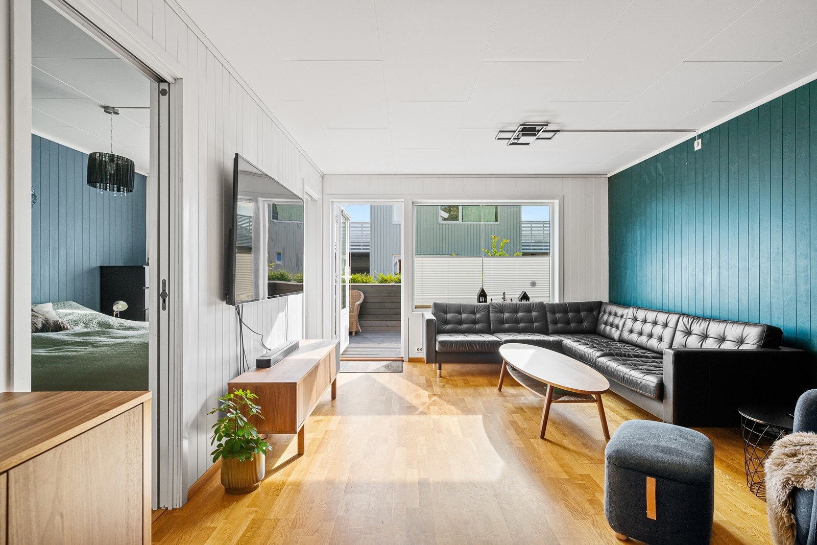 Stue med utgang til terrasse Galleribilde