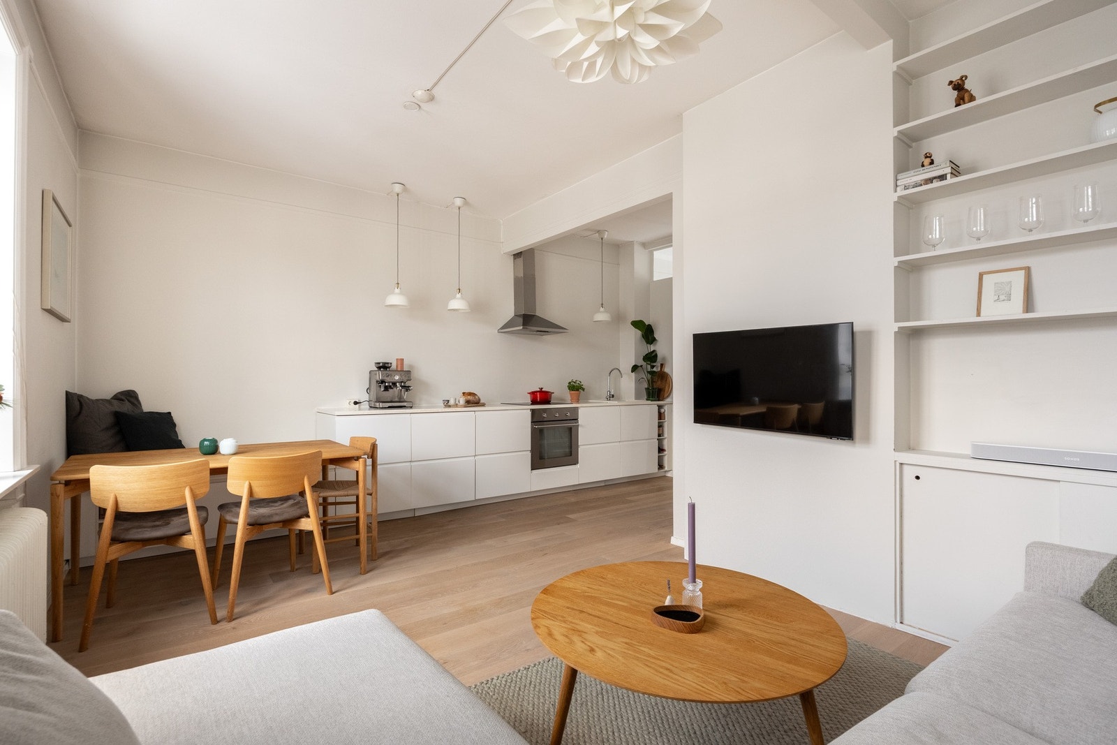 Ullevålsveien 56E presenteres av Mekleriet Oslo ved Alexander Birkeland. Galleribilde