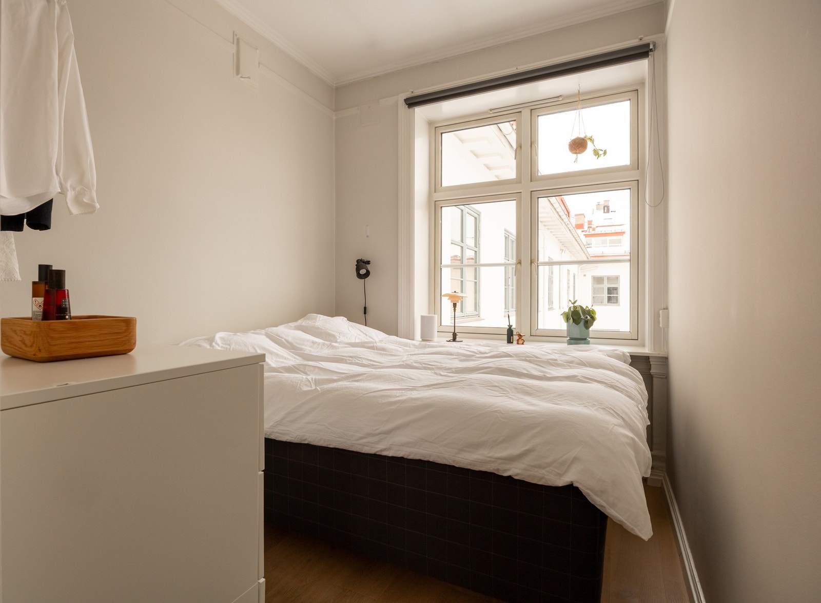 Leilighetens soverom er av god størrelse med plass til dobbelseng. Galleribilde